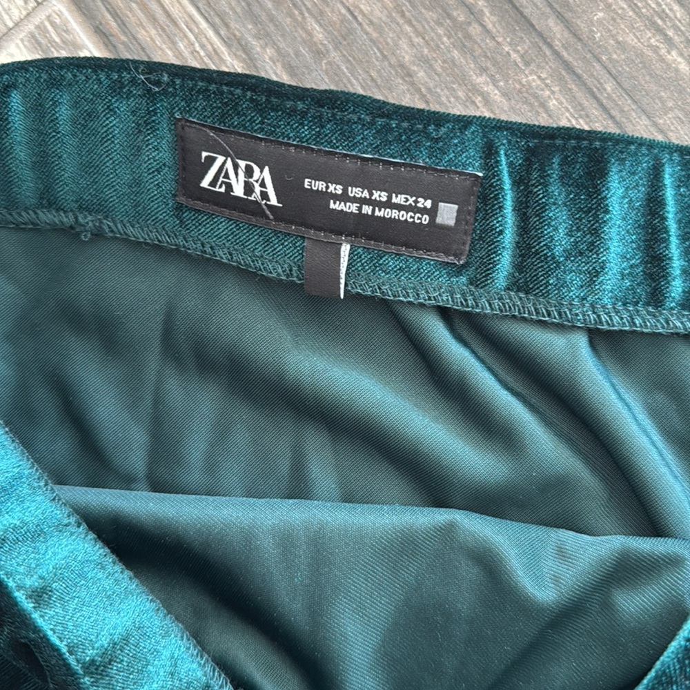 Zara Green Velvet Maxi Skirt | Elegant Holiday Eveningwear | Size XS - Picture 5 of 5